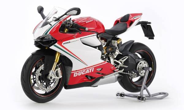 Maquette de moto - Ducati 1199 Panigale Tricolore- 1/12 -Tamiya