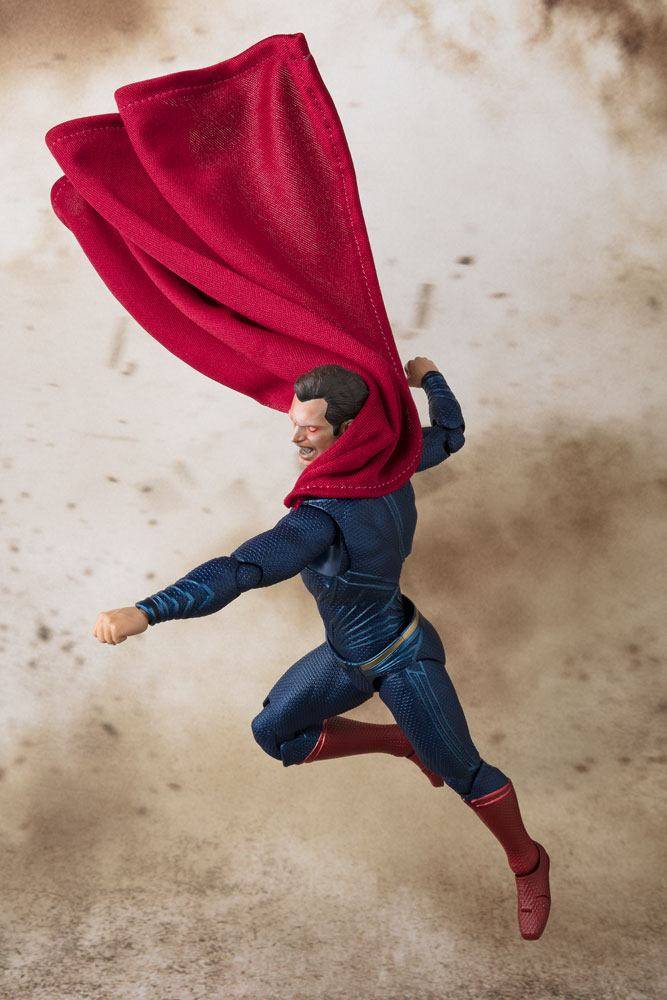Action figures - Justice League figurine S.H. Figuarts Superman Tamash