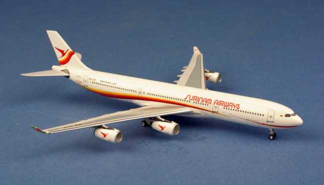 Miniature d'avion - Airbus A340-300 PZ-TCP de Surinam Airways- 1/400 -