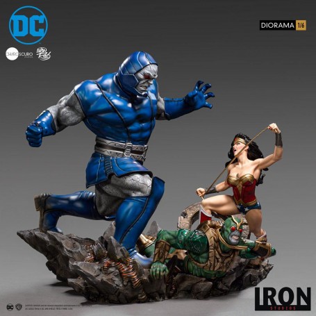  DC Comics diorama 1/6 Wonder Woman Vs Darkseid by Ivan Reis 54 cm