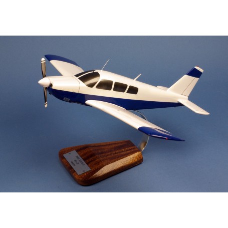 Miniature Piper PA-28 Arrow